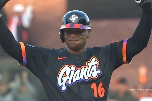 Rafael Devers despierta y logra una noche de 4-4 incluyendo 2 jonrones